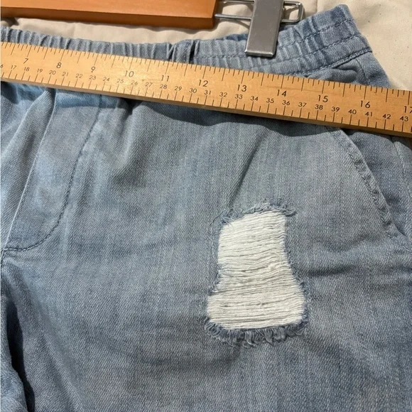 Aerie pull on denim chambray elastic waist shorts medium frayed - Picture 3 of 8